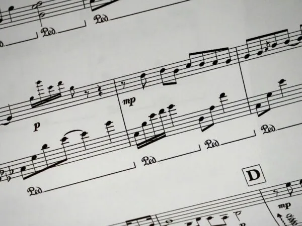 The Math of Music: How Notes and Numbers Connect 🎵